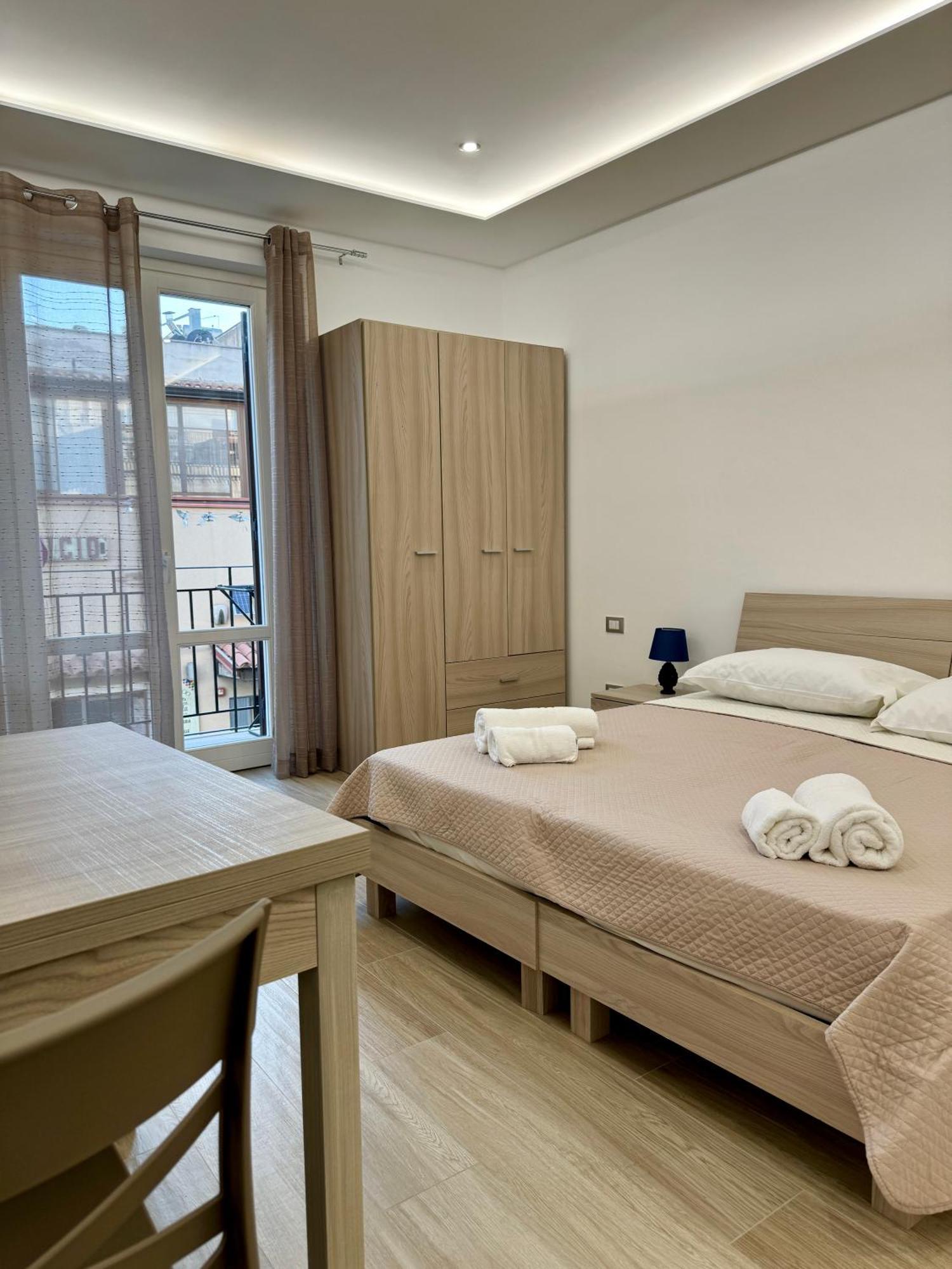 Terrasini Center Apartments Eksteriør billede